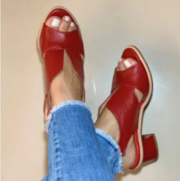 Sandália ylaris com Salto Médio Bloco/ Sofisticação e Conforto para Todas as Ocasiões!